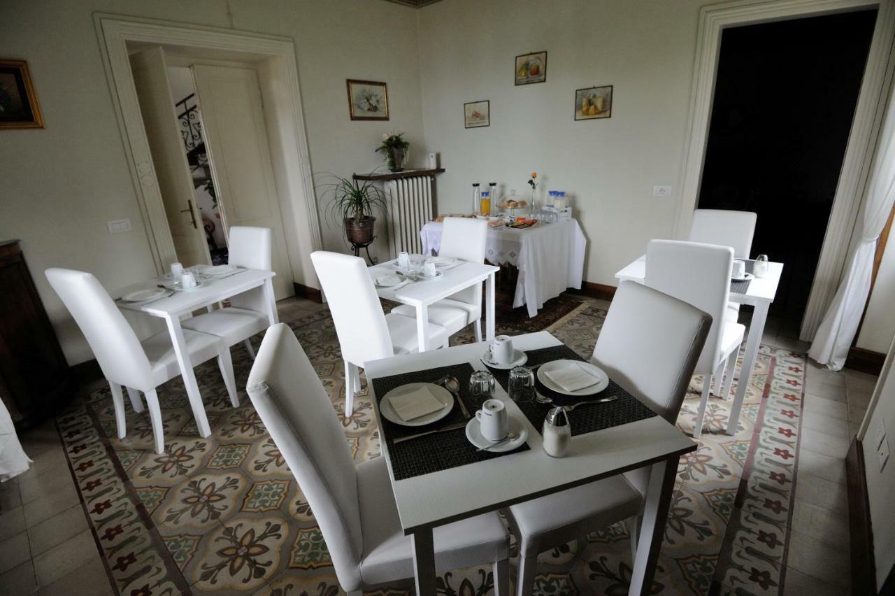 Bed and Breakfast Il Motto Di Tommy Castelveccana Exteriér fotografie